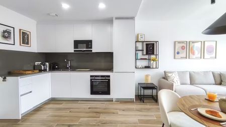 Paseo Martiricos, Málaga, Andalusia 29009 - Photo 5