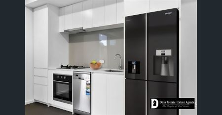 Stylish, Low-Maintenance Living in Prime Oakleigh Location - Photo 4