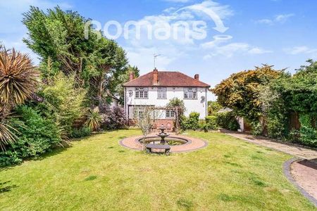London Road, Datchet, SL3 - Photo 4