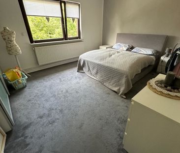 Geräumige 4-Zimmer-Wohnung mit Terrasse, Gartenhütte, Einbauküche u... - Foto 4