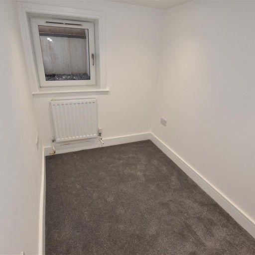 2 BED Flat To rent - Photo 1