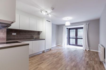 1 bedroom ground floor flat to rent - Photo 5