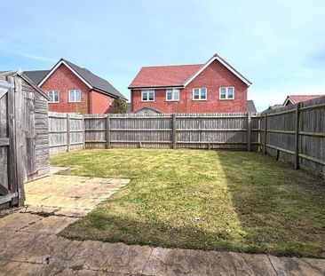 2 bedroom semi-detached house to rent - Photo 5