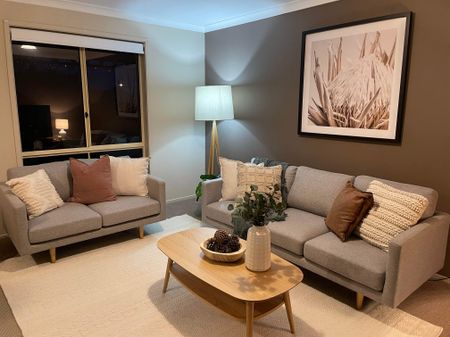 Spacious Family Home In A Quiet Neighborhood - Photo 2