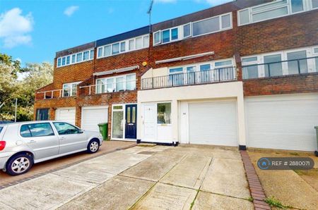 4 bedroom terraced house to rent - Photo 2