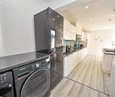 1 bedroom in a house share to rent - Photo 4