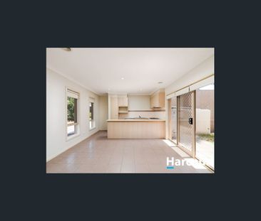 Freshly Updated & Perfectly Positioned - Photo 4