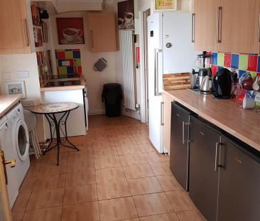 1 bedroom semi-detached house to rent - Photo 5