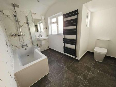 Harcourt Road, Stratford, E15 - Photo 5