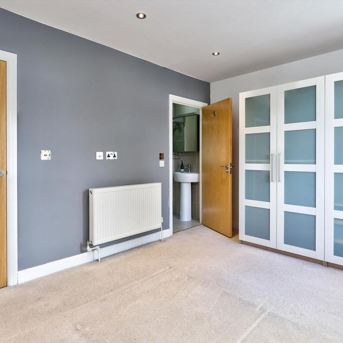 4 bedroom terraced house to rent - Photo 1