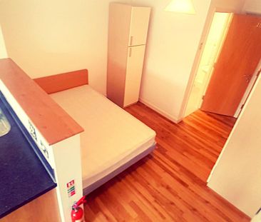 Studio to rent - Photo 6