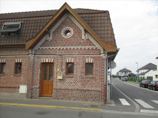 allennes-les-Marais, maison 67m2 en duplex, 2 chambres, pas de jardin, pas de garage.863€, dispo 20/ - Photo 1