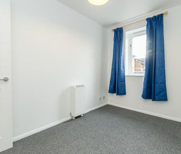 2 Bed Flat, Greenslade Road, IG11 - Photo 4