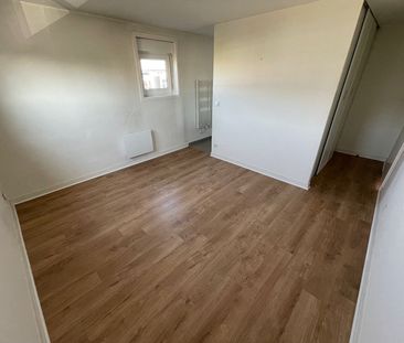 Location Appartement 4 pièces 106m² ROUBAIX 59100 - Photo 5