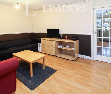 3 bedroom property to rent Kennedy Square, Leamington Spa, CV32 - Photo 1