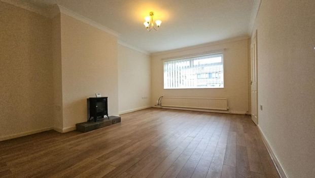 2 bedroom semi-detached bungalow to rent - Photo 1