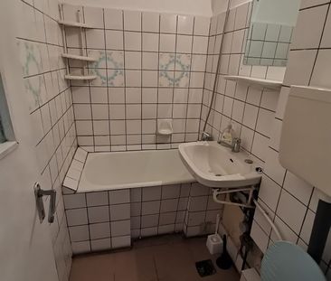 INCHIRIEZ apartament 2 camere semidecomandat,zona Vasile Aaron - Photo 6