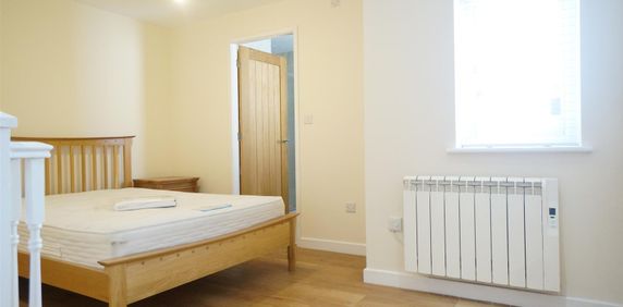 Flat 3 245 Caernarfon Road - Photo 2