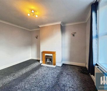 2 bedroom end of terrace house to rent - Photo 2