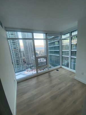 For Lease - 1 Concord Cityplace Way Unit# 1710, Toronto, Ontario - Photo 1