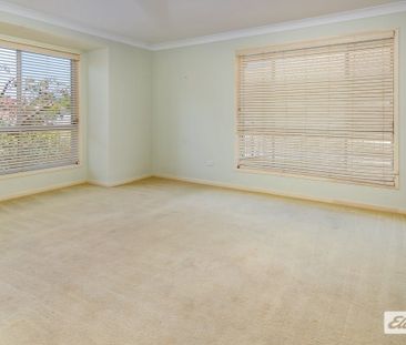 FOUR BEDROOM HOME IN QUIET CUL-DE-SAC - Photo 2