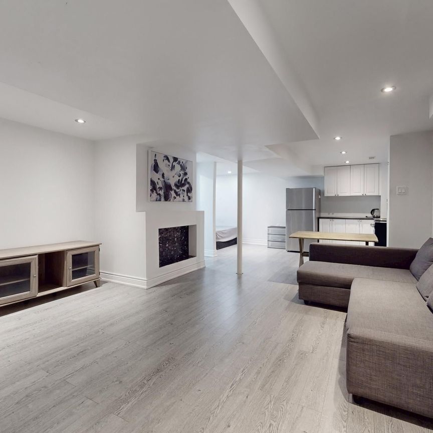 For Lease - 98 Lowther Avenue, Richmond Hill, Ontario - Photo 1