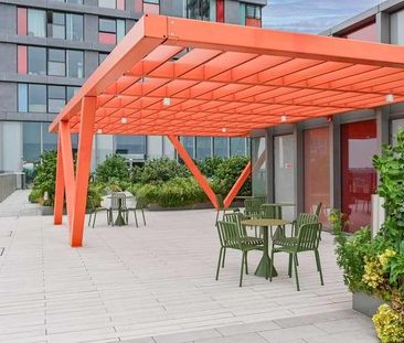 Skylark Point, Stratford, E20 - Photo 3