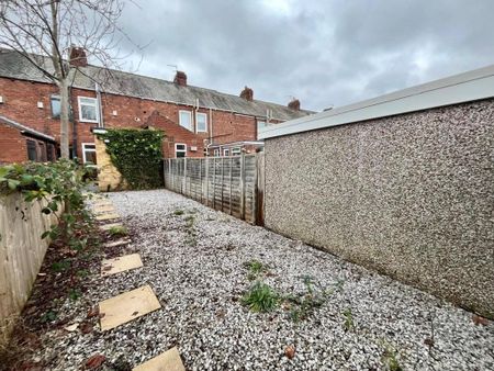 2 bedroom terraced house to rent - Photo 3