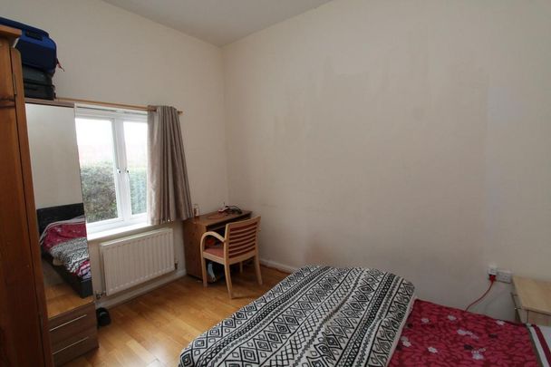 4 bedroom terraced house to rent - Photo 1