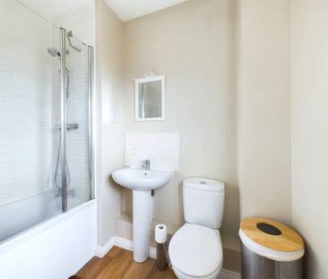 2 bedroom semi-detached house to rent - Photo 4