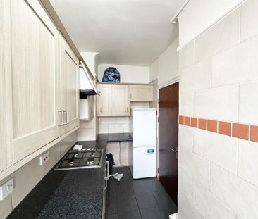 3 bedroom apartment to rent - Photo 6