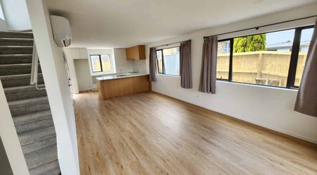 Three Bedroom Townhouse - Photo 3