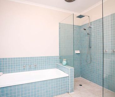 71 Francis Lane, Kensington VIC 3031 - Photo 2
