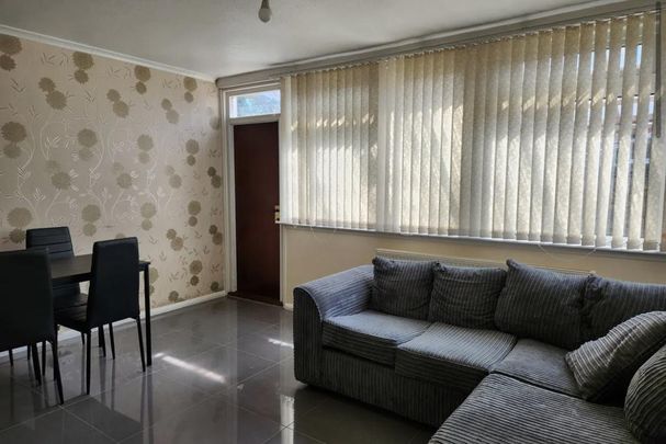 3 bedroom maisonette to rent - Photo 1