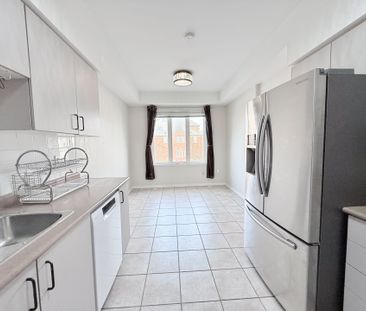 For Lease - 5 Coburg Crescent, Richmond Hill, Ontario - Photo 6