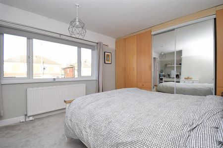 Silcoates Lane, Wrenthorpe, Wakefield - Photo 4