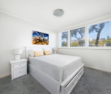 Prime Coastal Living: Prestigious Two-Bedroom Apartment on Manly's ... - Photo 4