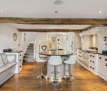 3 bedroom semi-detached house to rent - Photo 3