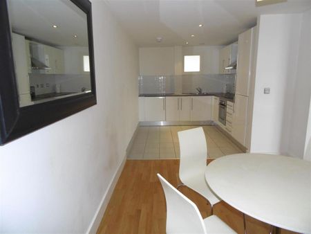 2 bedroom apartment to rent - Photo 5