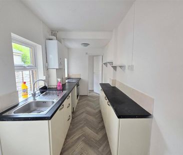 2 bedroom terraced house to rent - Photo 3