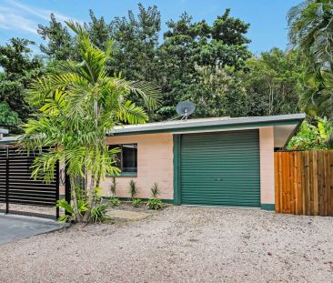 3-bedroom duplex in Trinity Beach - Photo 4