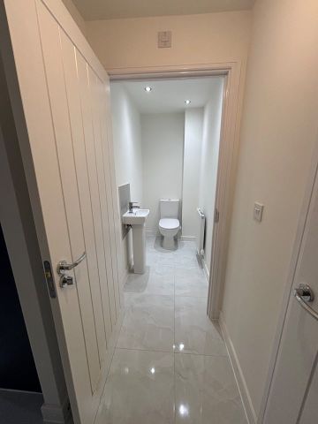 3 Bed Semi-Detached House, Doretti Close, CV6 - Photo 3