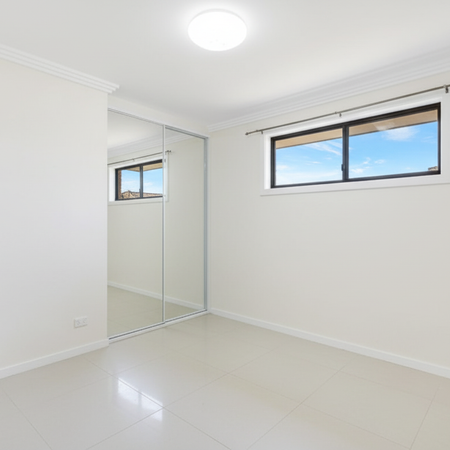 Three-Bedroom Granny Flat in a Peaceful Location! - Photo 3