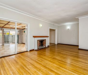 CHARMING HOME - Photo 3