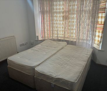 Room in a Shared House, Southampton, SO14 - Photo 3