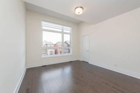 For Lease - 32 Planet Street, Richmond Hill, Ontario - Photo 3