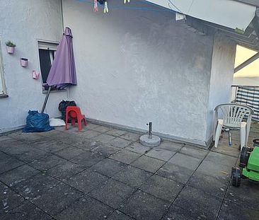 Großzügig geschnittene Wohnung in zentraler Lage - Photo 2