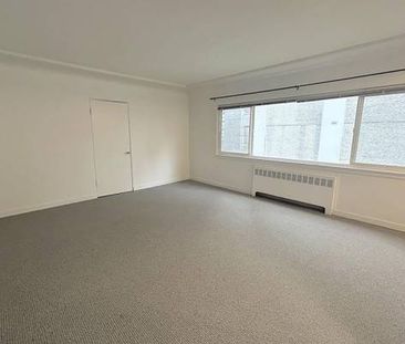 Bright and Spacious Studio for Rent in the West End - Photo 4