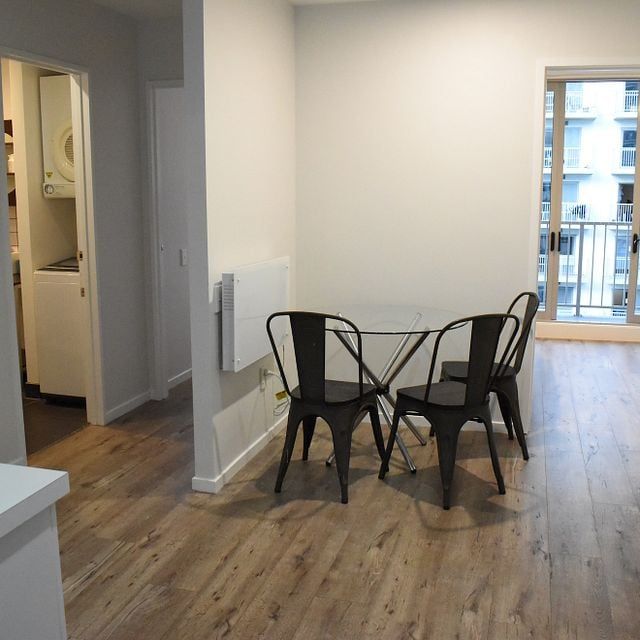 Three bedroom Central Apt w/ Balcony - Photo 1