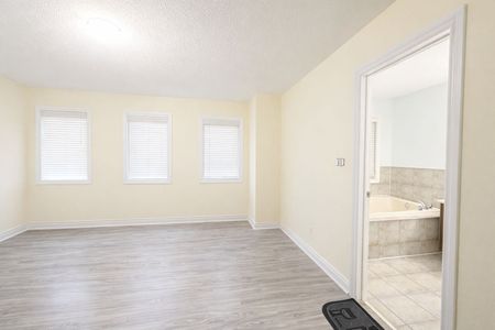 For Lease - 26 Red Ash Court, Brampton, Ontario - Photo 5